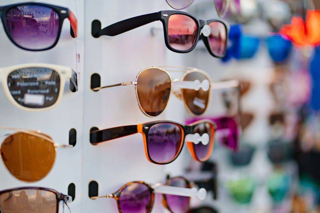 Spotting the Difference Fake And Authentic Sunglasses